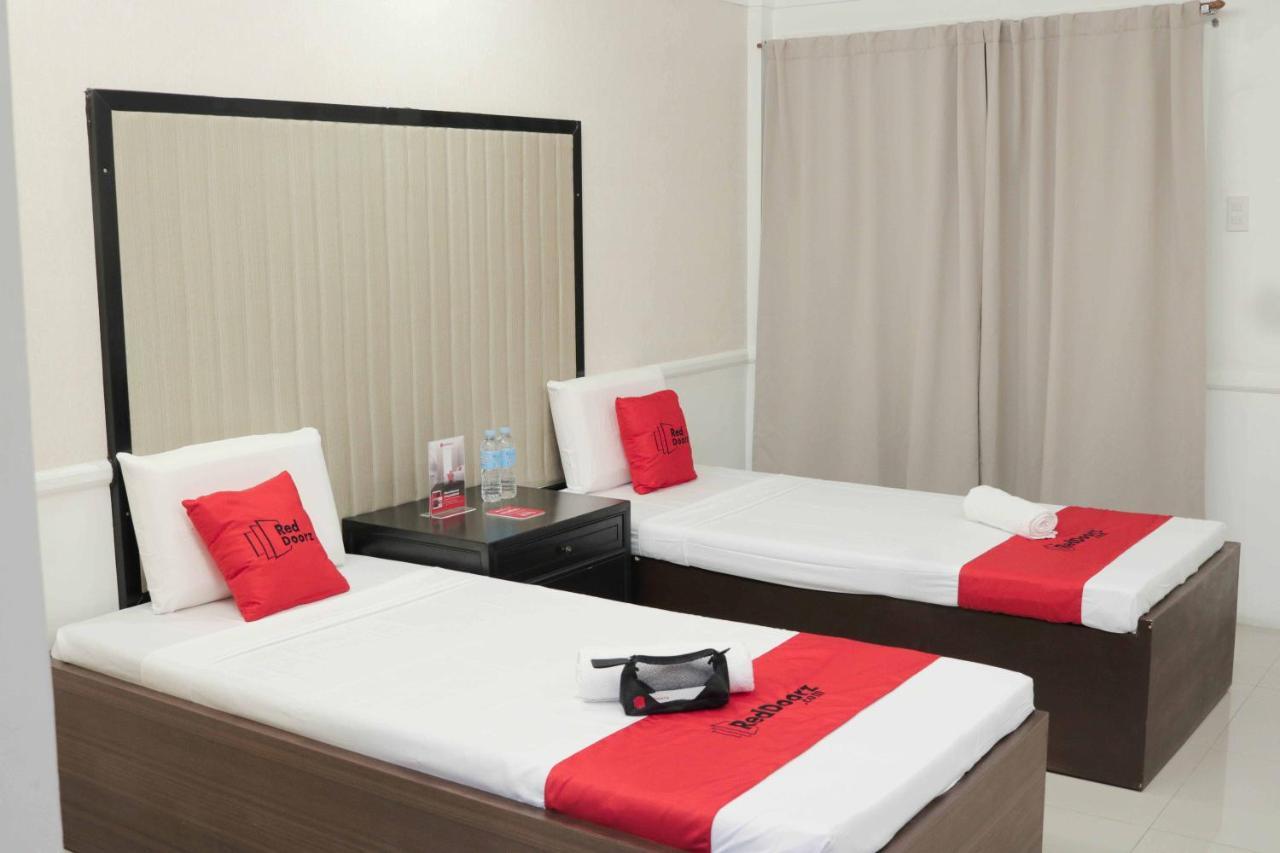 Reddoorz Premium @ Wireless Mandaue Cebu Hotel Exterior foto